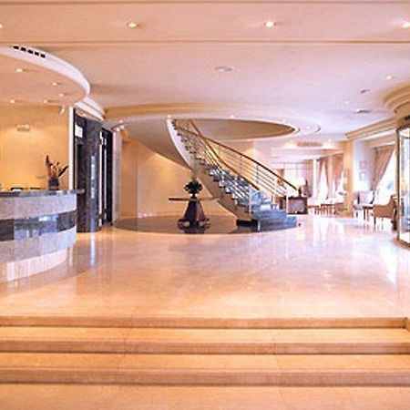 Rallye Hotel Гранада Екстериор снимка