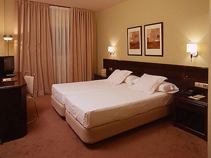 Rallye Hotel Гранада Екстериор снимка